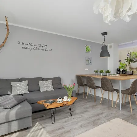 Piastowska Apartment *