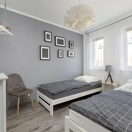 Piastowska Apartment *