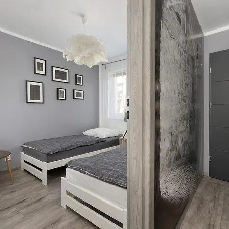 Piastowska Apartment *